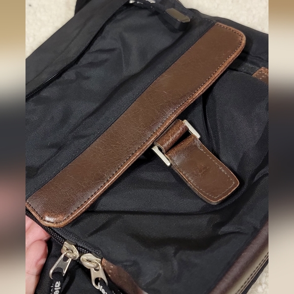 Derek Alexander Nylon Black Cross Body Bag - Picture 3 of 13